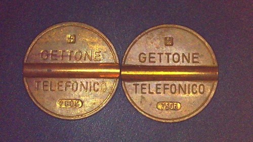 Two gettone telefonico italy - two,